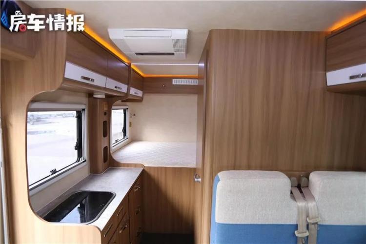 3.0T+8AT strong power combination, RV with children's bed, the elderly and children like it!