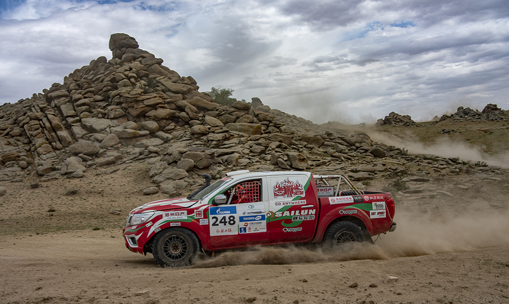 The 2019 Silk Road Rally advances to Navarra, Mongolia, and the team is eye-catching