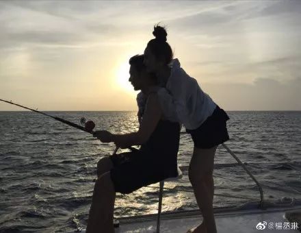 Li Ronghao successfully proposed to Rainie Yang! These small islands are really assists in marriage proposals!