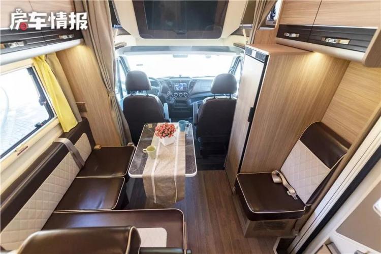 This caravan has its own generator, and it is equipped with super-large hydropower without relying on the camp. Netizens: You can go anywhere you want