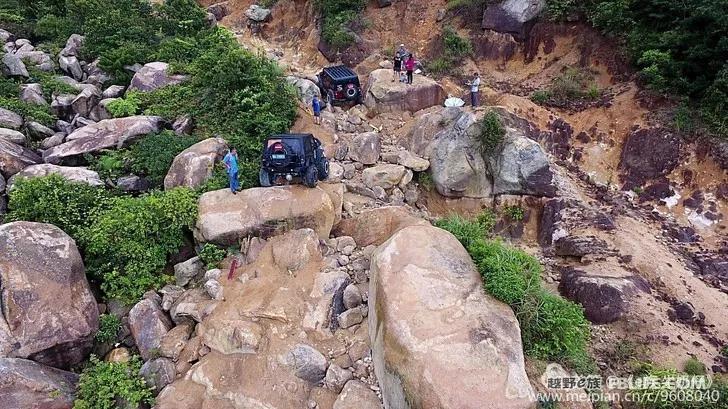 Passionate Longqin Bay, Off-Road Heroes Road, Heroes Wrecked Car Tomb