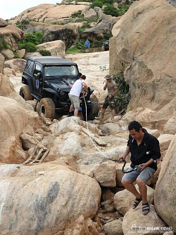 Passionate Longqin Bay, Off-Road Heroes Road, Heroes Wrecked Car Tomb