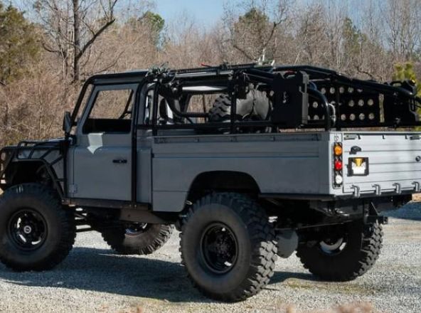 This 1984 Land Rover Defender Pickup Can Be Driven Until the End of the World