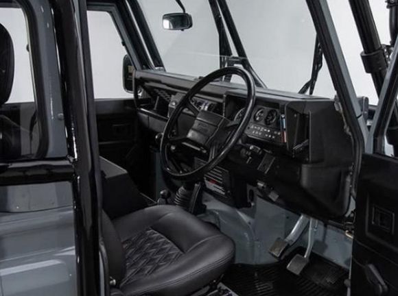 This 1984 Land Rover Defender Pickup Can Be Driven Until the End of the World