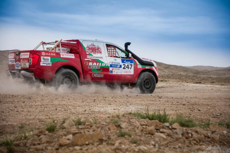 Dongfeng light vehicle all-round guarantee, Zhengzhou Nissan team won the Silk Road Rally Championship!