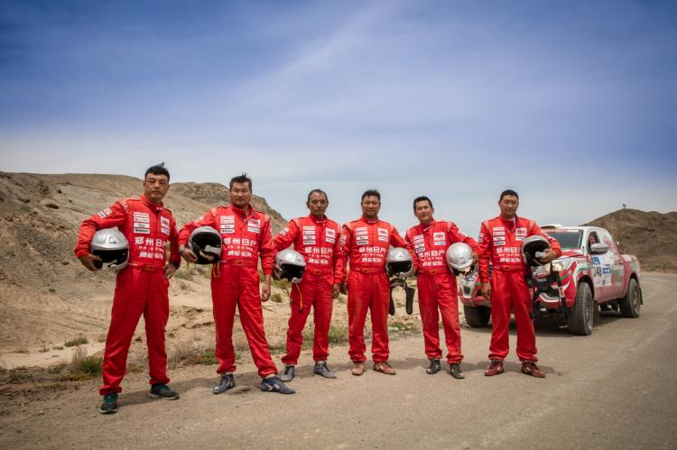 Dongfeng light vehicle all-round guarantee, Zhengzhou Nissan team won the Silk Road Rally Championship!