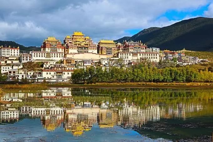 The real poetic town in Yunnan, more beautiful than Dali in Lijiang, can be called a paradise on earth