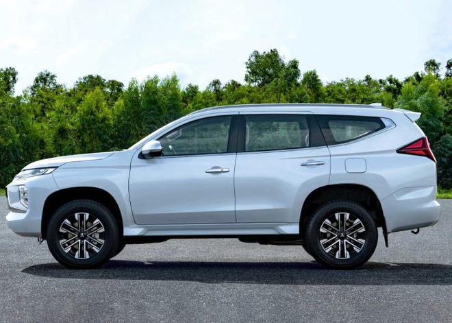 The official image of the new Mitsubishi Pajero Jinchang is released with a stronger sense of fashion