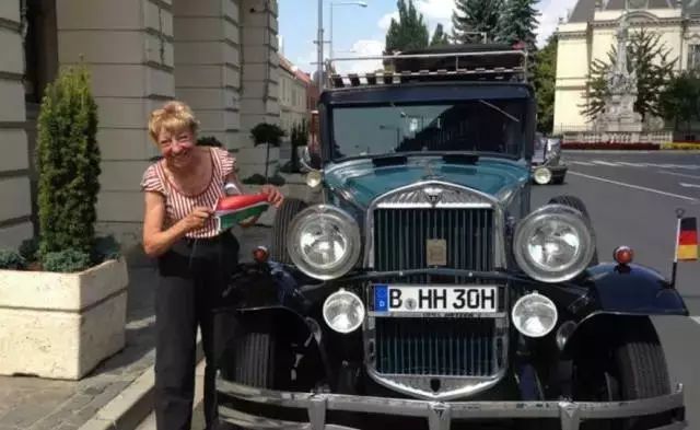 The 80-year-old grandma drove around 58 countries: such a life is really cool!