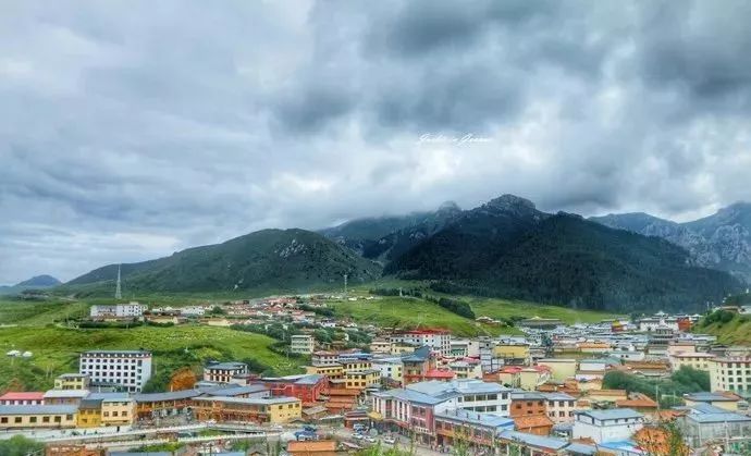 Comparable to Tibet, the most low-key autonomous prefecture in Gansu, undisturbed and unscrupulously beautiful