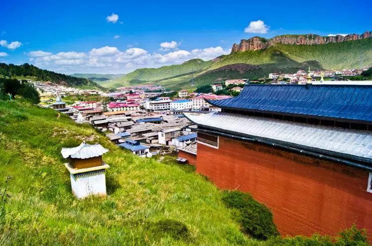 Comparable to Tibet, the most low-key autonomous prefecture in Gansu, undisturbed and unscrupulously beautiful