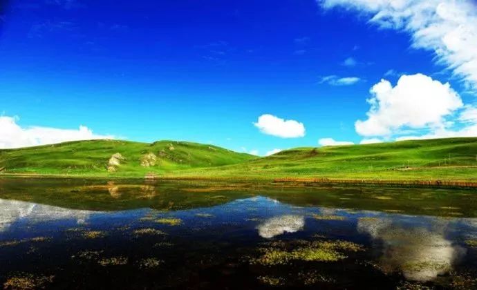 Comparable to Tibet, the most low-key autonomous prefecture in Gansu, undisturbed and unscrupulously beautiful