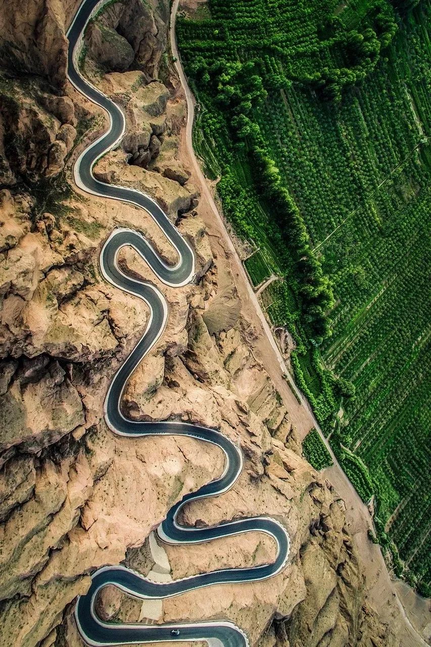 Crossing four provinces and passing hundreds of scenic spots, this stunning National Highway 213, you can enjoy the beauty of half of China once you go there