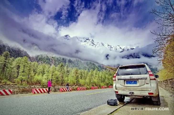 Bring two beauties, drive Prado 6,000 kilometers in 8 days to Tibet, and share driving experience