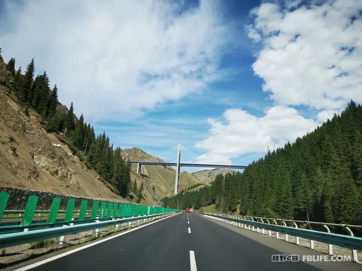 Traveling in Xinjiang | Bring your family and pots and pans, let's go!