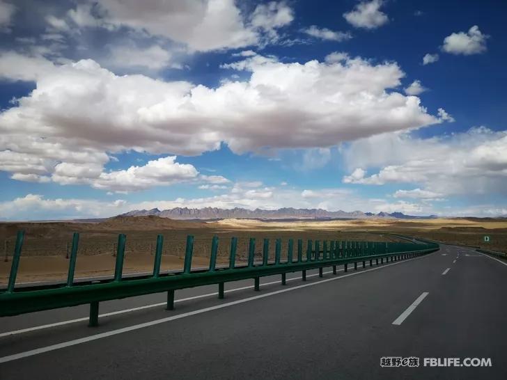 Traveling in Xinjiang | Bring your family and pots and pans, let's go!