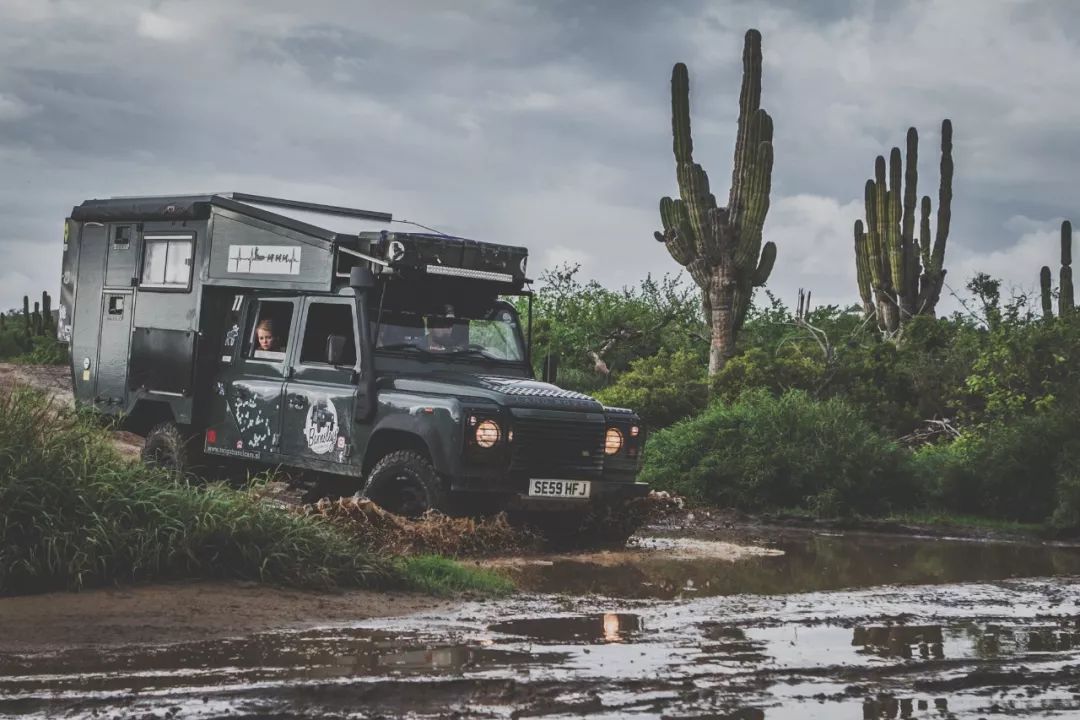 Everyone has the right to choose their own life, such as driving a Defender to travel around the world