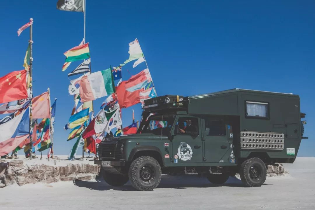 Everyone has the right to choose their own life, such as driving a Defender to travel around the world