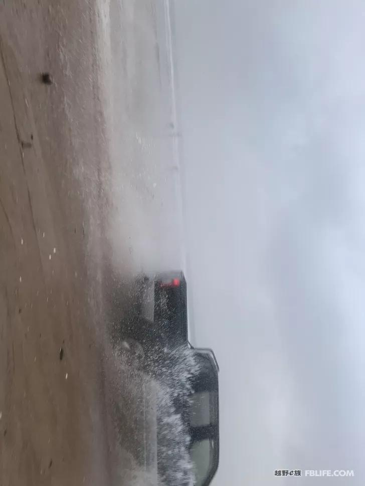 After the typhoon, crossing Mount Aye, there is a wave on the beach!