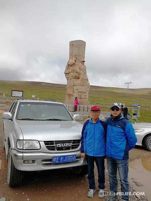 Opened Xiaojing in 2019, and took his 74-year-old father Chuan Jinqing out of Aba Tour in Gannan