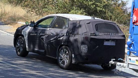 Spy photos of the new Hyundai Tucson exposed on the route of personalized design