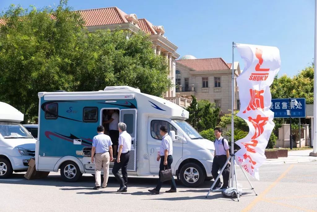 Review the 6th China Automobile (RV) Camping Conference Camping Equipment and RV Exhibition