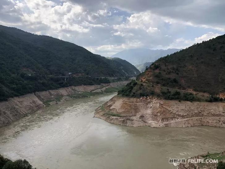 D-MAX self-driving Tibet through Bingchacha across the Ali line