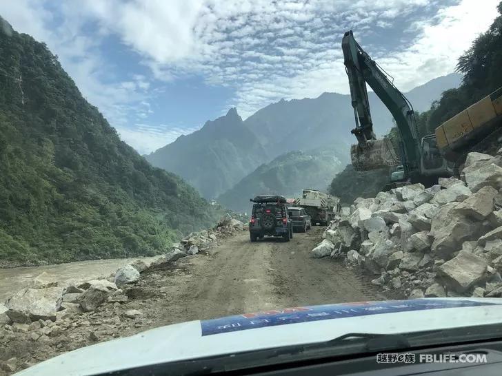 D-MAX self-driving Tibet through Bingchacha across the Ali line