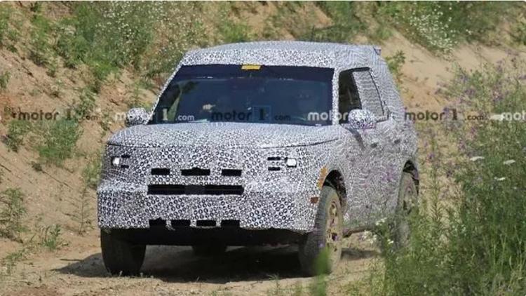 Baby Bronco! Ford small off-road SUV spy photos exposure