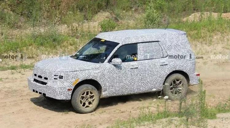 Baby Bronco! Ford small off-road SUV spy photos exposure