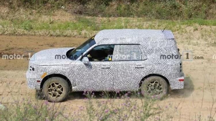 Baby Bronco! Ford small off-road SUV spy photos exposure