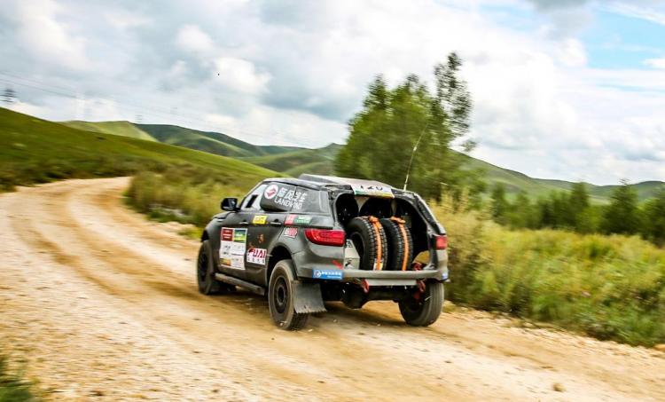 Conquering the devil track, Landwind team shines in the Baja Rally