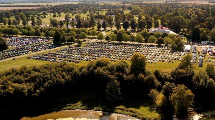 1,321 Bentley cars gather at the SALON PRIVÉ event