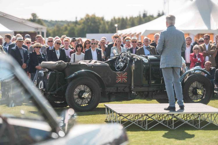 1,321 Bentley cars gather at the SALON PRIVÉ event