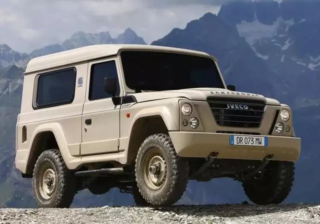 Do you think Italians can only build supercars? Land Rover is afraid of playing off-road vehicles