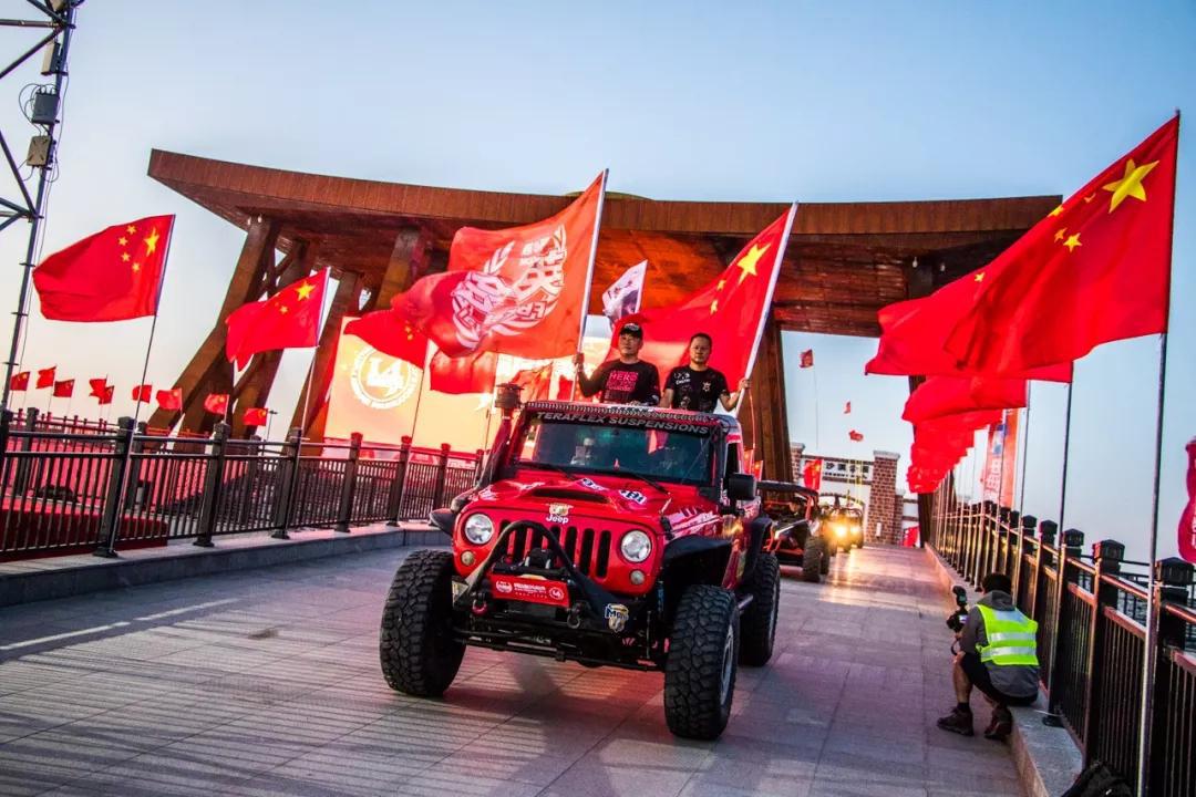 Roaring chariots and burning passion in the desert | 2019 The 14th Alashan Heroes Meeting kicks off grandly