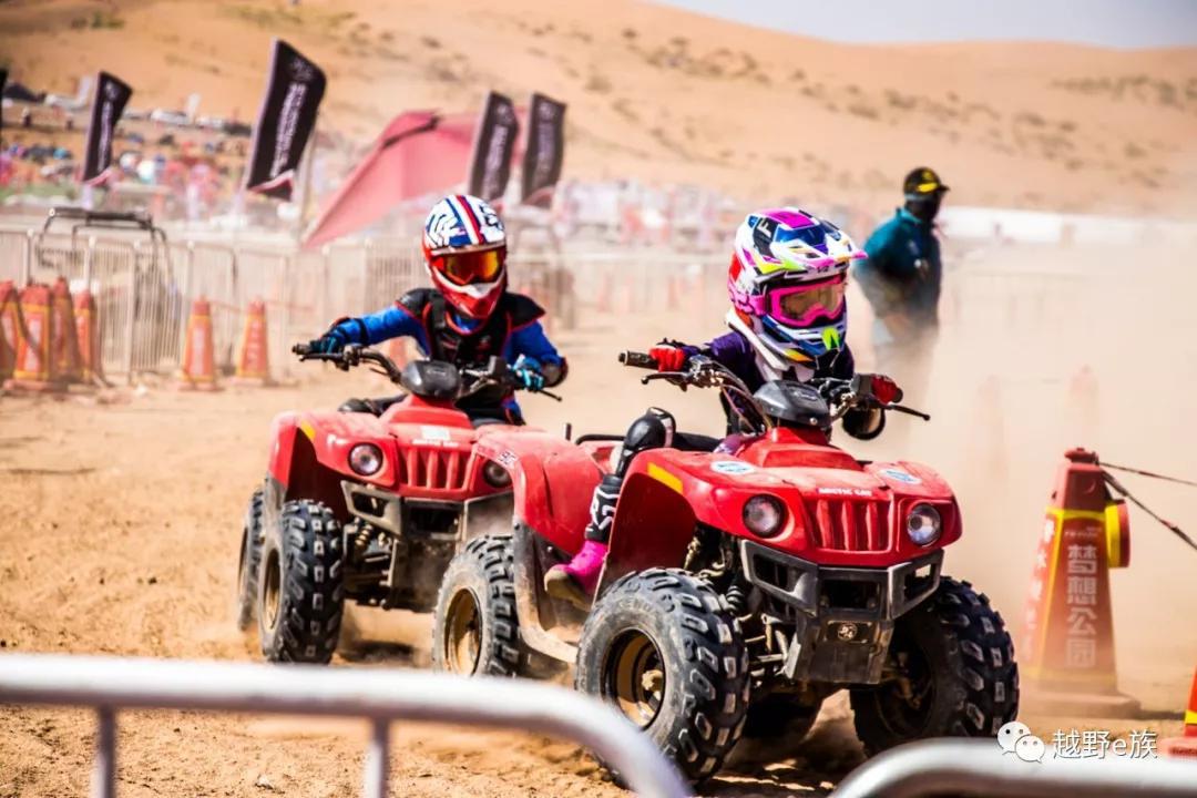 Heroes will gather off-roaders to share a feast in the desert