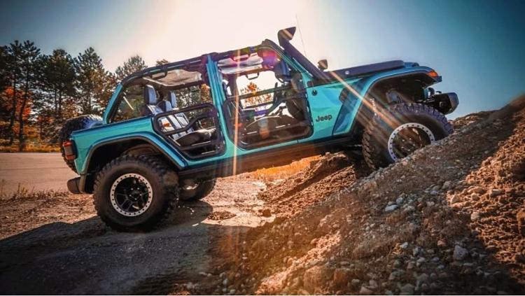 It's another year at SEMA with the Jeep Wrangler Mopar modified version unveiled