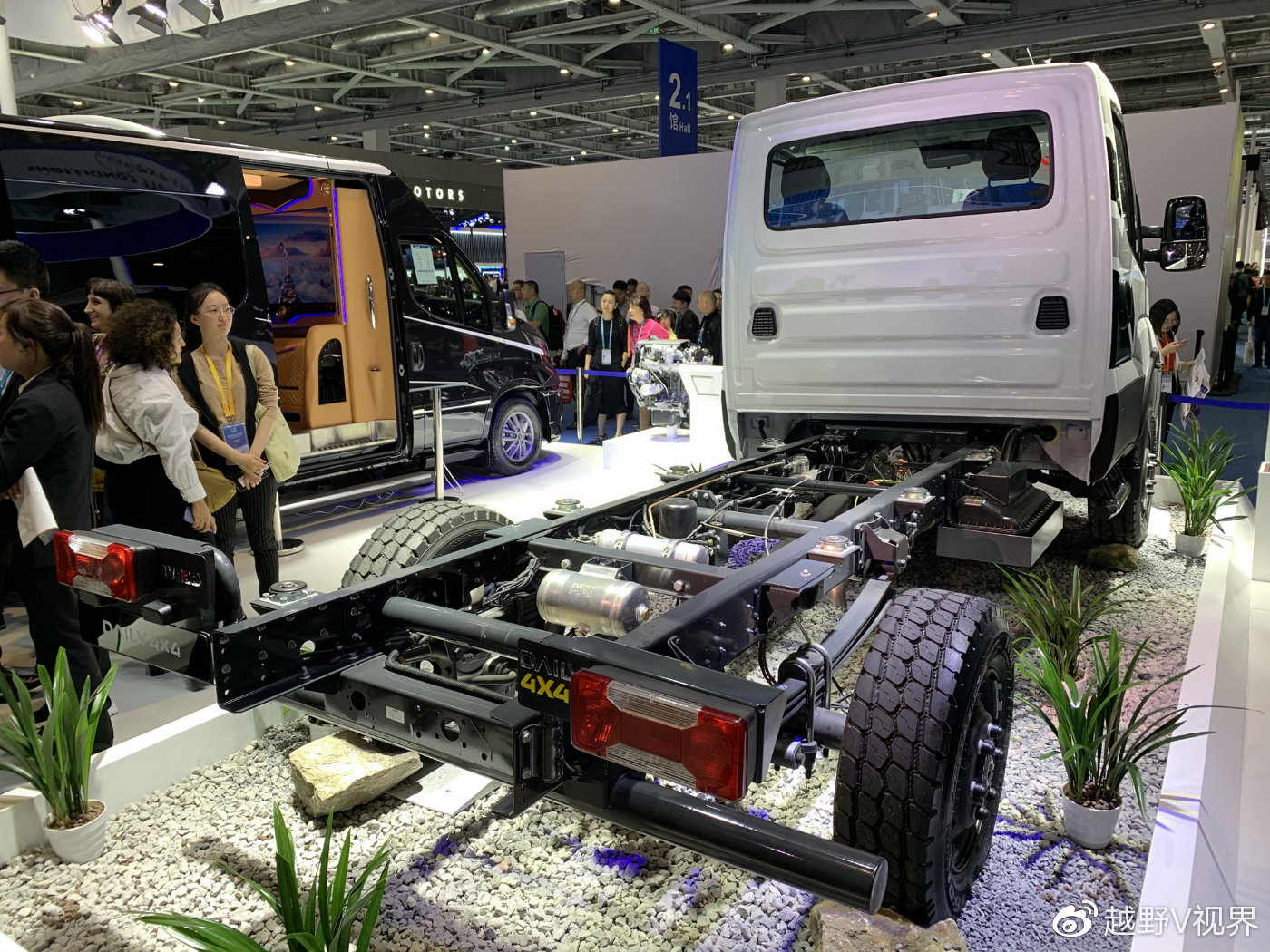 Imported Iveco New Daily 4X4 off-road vehicle debuted in Asia