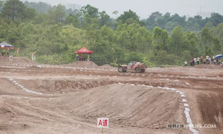 In the 2019 China Jungle Cross-Country Series 