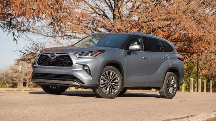 Sneak peek at next-gen Toyota Highlander test drive