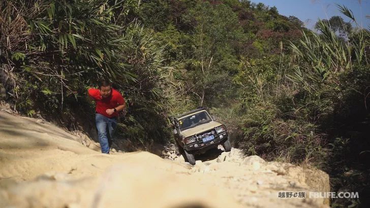 Guangdong Enping Niutang Mountain Climbing Cross-country Activities