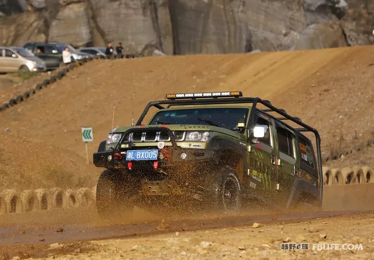 The exciting moments of the first stop of the 2020 Golden League of the Chenzhou team of the off-road e family