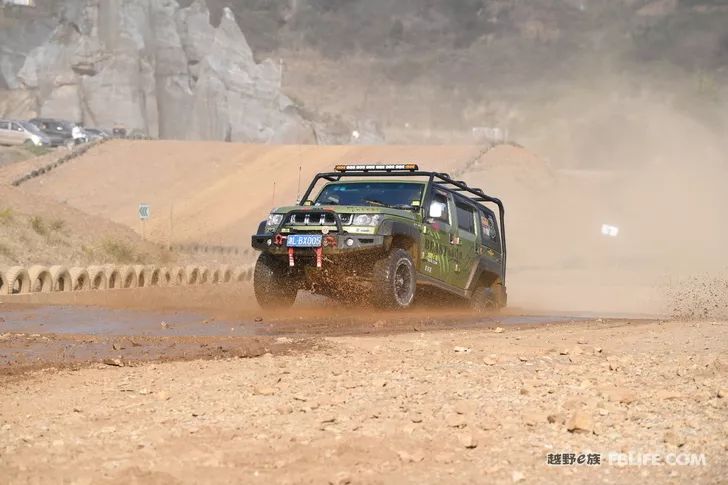 The exciting moments of the first stop of the 2020 Golden League of the Chenzhou team of the off-road e family