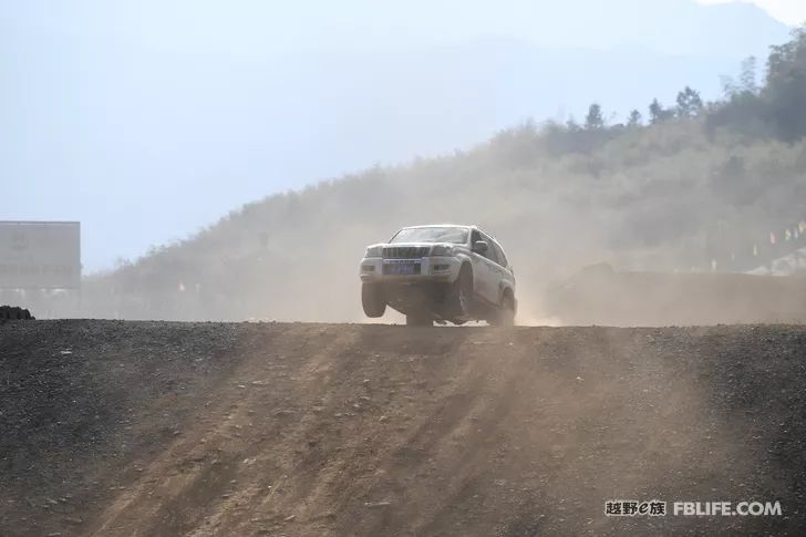 The exciting moments of the first stop of the 2020 Golden League of the Chenzhou team of the off-road e family