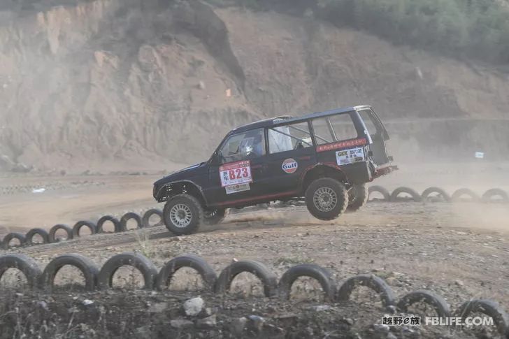 The exciting moments of the first stop of the 2020 Golden League of the Chenzhou team of the off-road e family