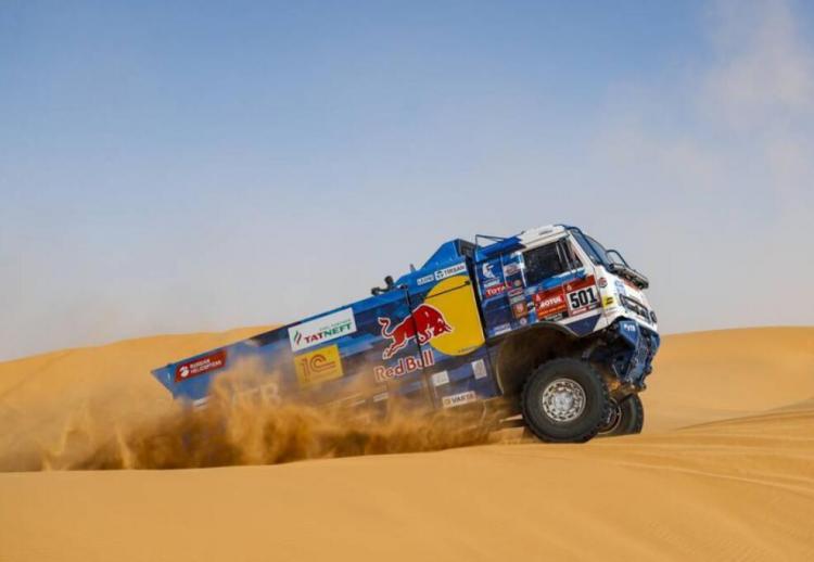 The seventh stage of the 2020 Dakar: Old Sainz narrowly wins, Han Wei is 14th