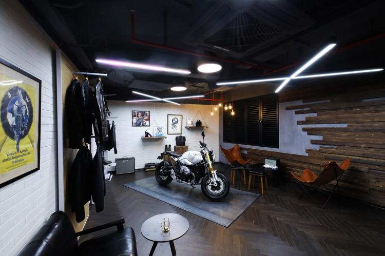 BMW Motorrad joins hands across borders to create a new retail experience for the luxury motorcycle market