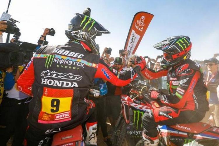 The 2020 Dakar officially ends: the old Sainz wins the championship, and the Chinese Legion refreshes historical results