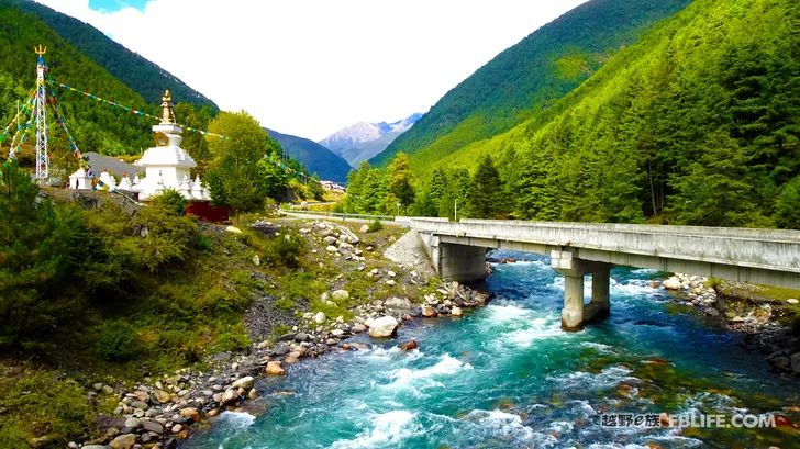 The mountains and rivers are beautiful, and the Yi-Tibet Corridor is on the way!